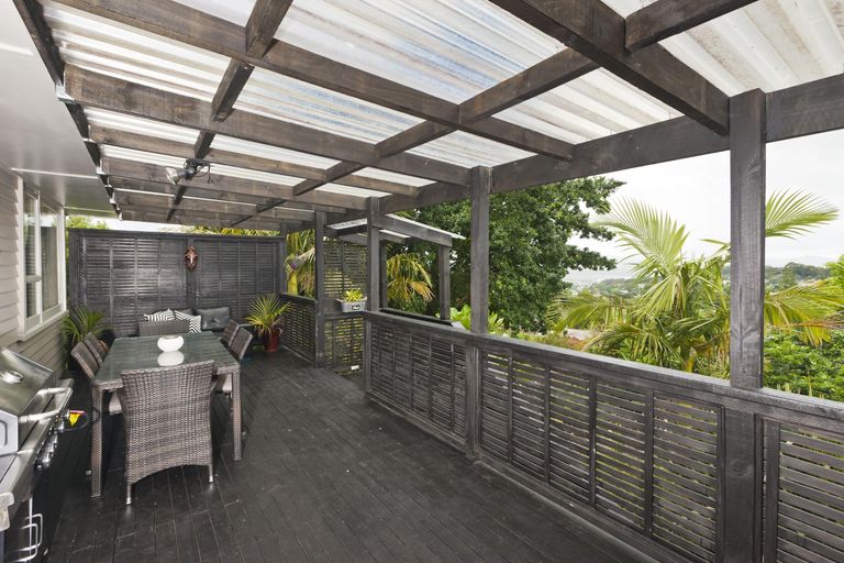 Photo of property in 2 Hilltop Avenue, Morningside, Whangarei, 0110