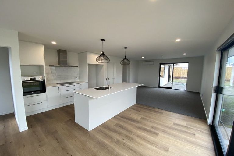 Photo of property in 18 Privet Way, Rolleston, 7678