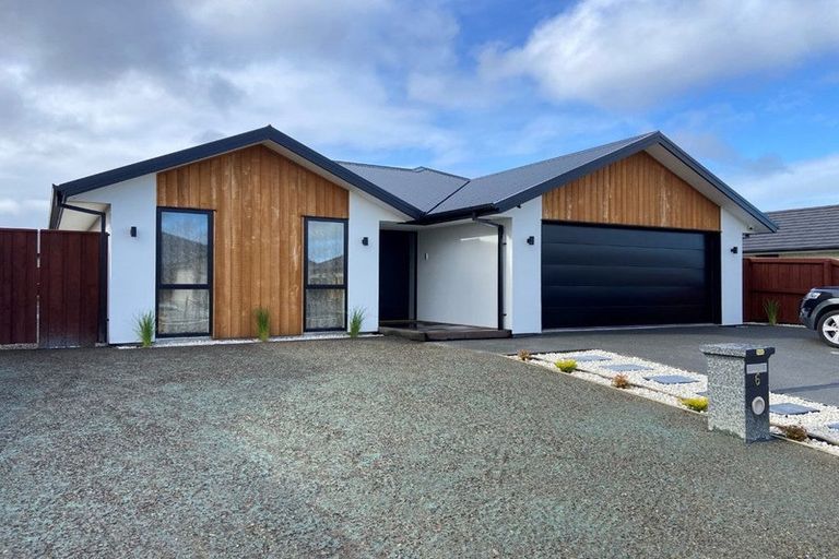 Photo of property in 6 Crosado Place, Rolleston, 7614