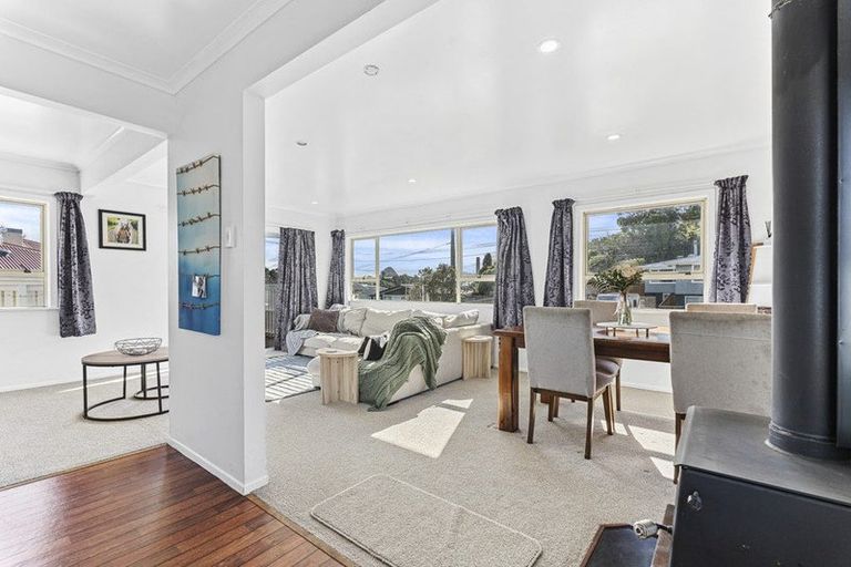 Photo of property in 6 Clearmont Crescent, Blagdon, New Plymouth, 4310