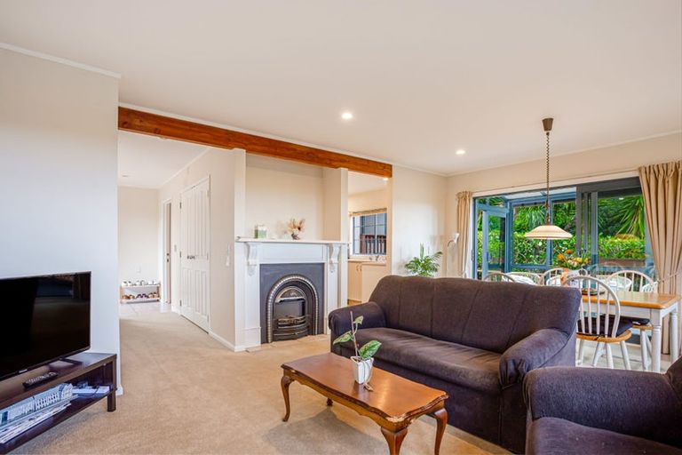Photo of property in 8/485 Don Buck Road, Massey, Auckland, 0614
