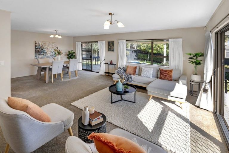 Photo of property in 2/5 Askew Place, Farm Cove, Auckland, 2012