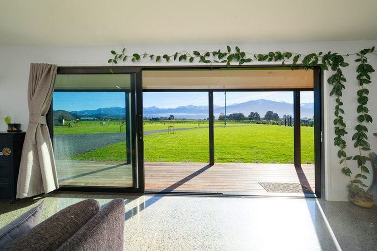 Photo of property in 12 Te Ao Wharepapa Lane, Peketa, Kaikoura, 7373