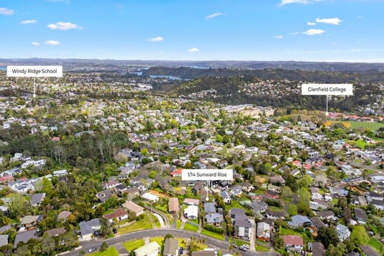 Photo of property in 1/14 Sunward Rise, Glenfield, Auckland, 0629
