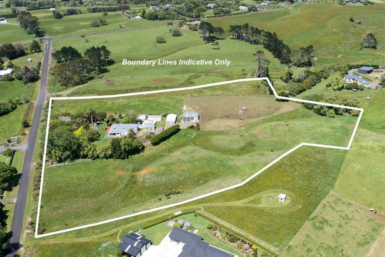 Photo of property in 42 Codlin Road, Waiuku, 2683