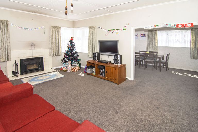Photo of property in 11 Mcgregor Crescent, Masterton, 5810