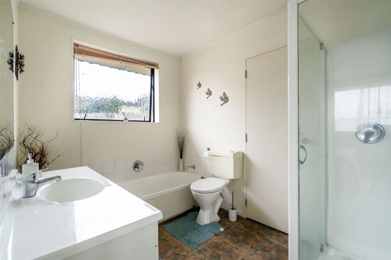 Photo of property in 2/147 Birkdale Road, Birkdale, Auckland, 0626