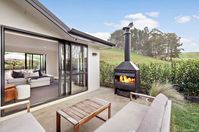 Photo of property in 13 Bale Way, Pukekohe, 2120