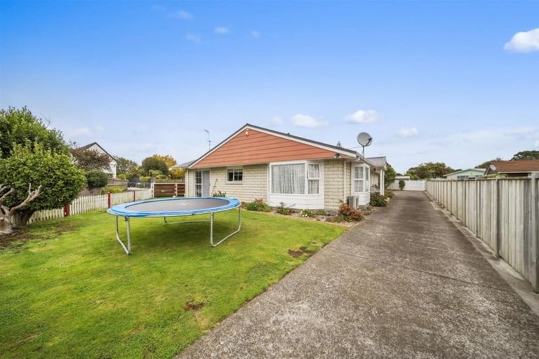 Photo of property in 27 Kowhai Street, Hawera, 4610