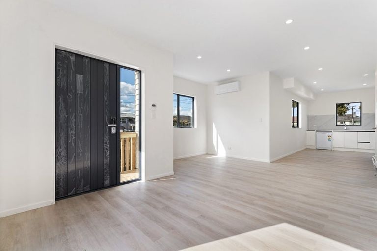 Photo of property in 2d Clutha Crescent, Clover Park, Auckland, 2023