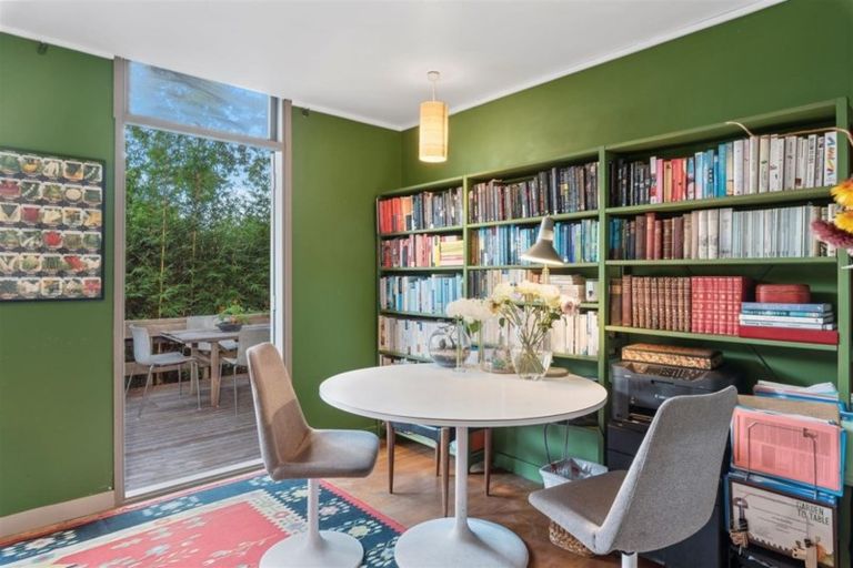 Photo of property in 22 Glade Place, Birkenhead, Auckland, 0626