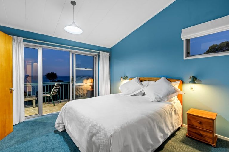 Photo of property in 30 Upper Chelverton Drive, Red Beach, 0932