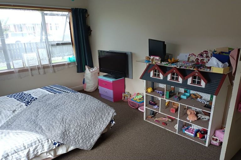 Photo of property in 74 Russell Street, Westport, 7825