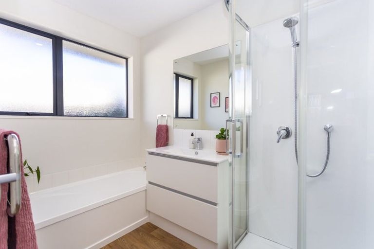 Photo of property in 52b Cutts Road, Russley, Christchurch, 8042