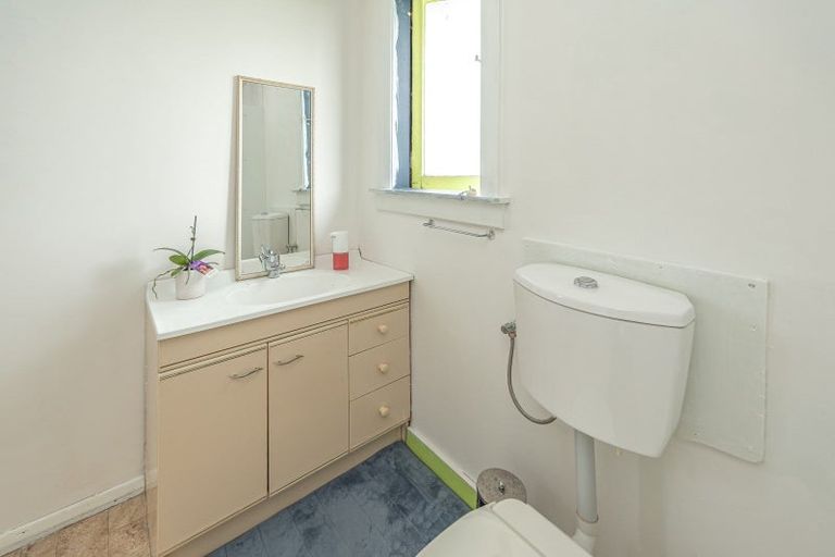 Photo of property in 40 Hussey Street, Waverley, 4510