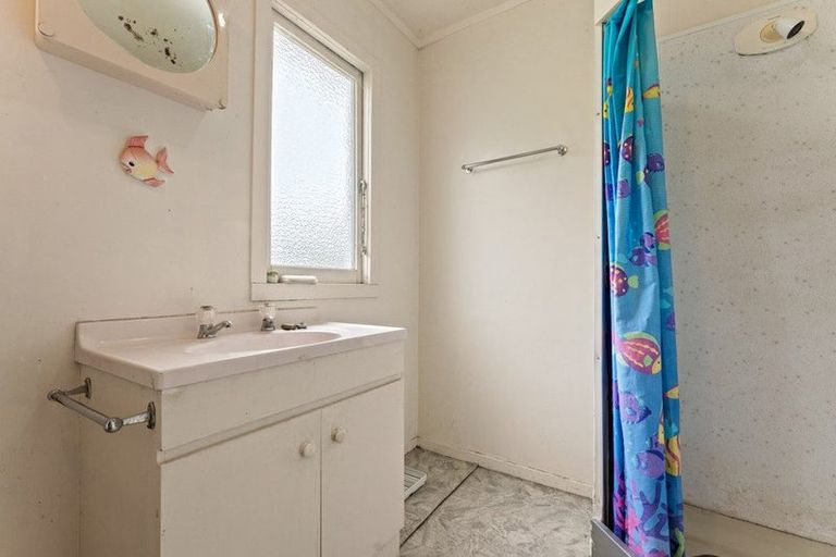 Photo of property in 15 Taupata Street, Castlecliff, Whanganui, 4501