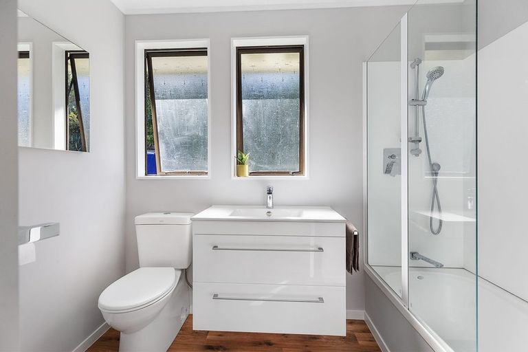 Photo of property in 32 Owhiti Street, Titahi Bay, Porirua, 5022