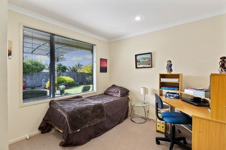 Photo of property in 34 Fleetwood Drive, Henderson, Auckland, 0612