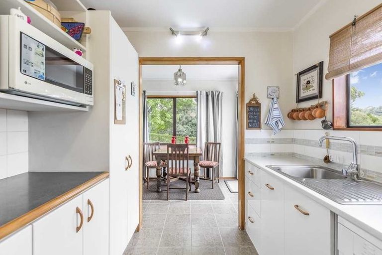 Photo of property in 2/233 Birkdale Road, Birkdale, Auckland, 0626