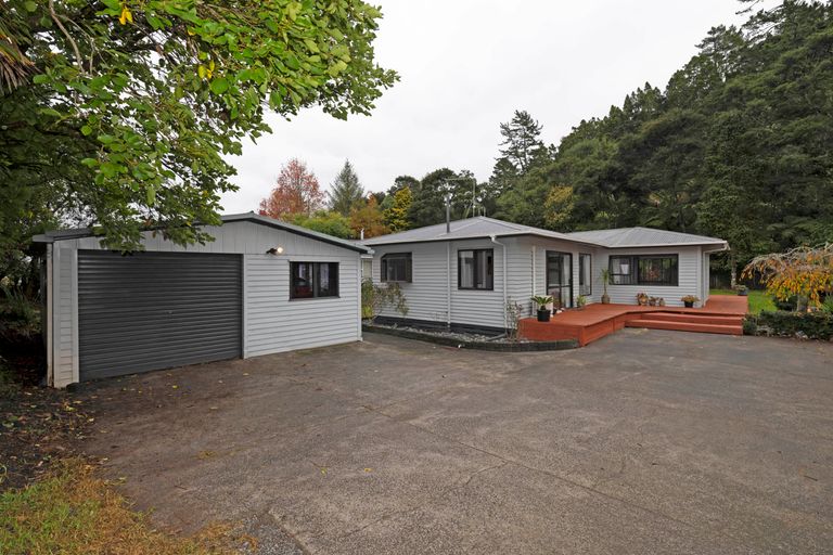 Photo of property in 21a Birdwood Road, Swanson, Auckland, 0612