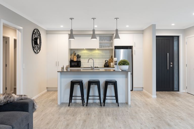 Photo of property in 2 Moira Close, Welcome Bay, Tauranga, 3175