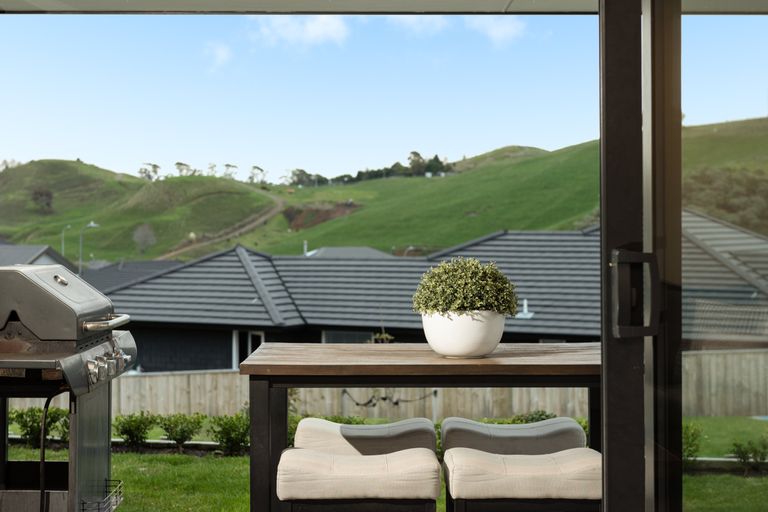 Photo of property in 2 Moira Close, Welcome Bay, Tauranga, 3175