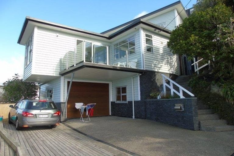 Photo of property in 118a Nicholson Road, Khandallah, Wellington, 6035