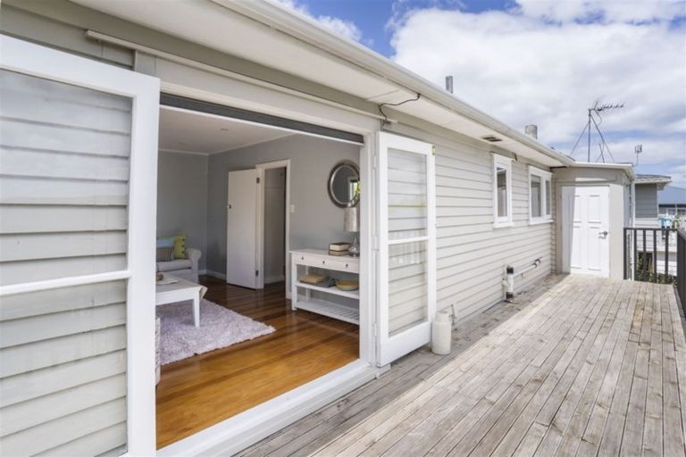 Photo of property in 1/40 Carlisle Road, Browns Bay, Auckland, 0630