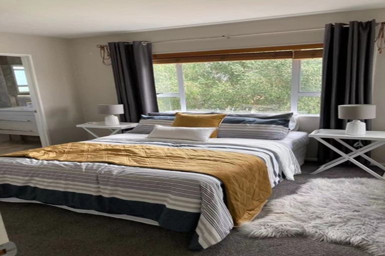 Photo of property in 313 Hobsonville Road, Hobsonville, Auckland, 0618