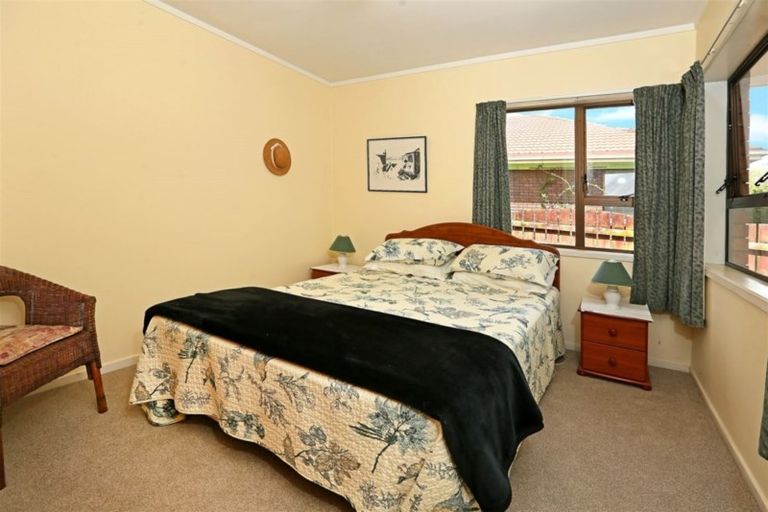 Photo of property in 104 Rathgar Road, Henderson, Auckland, 0610