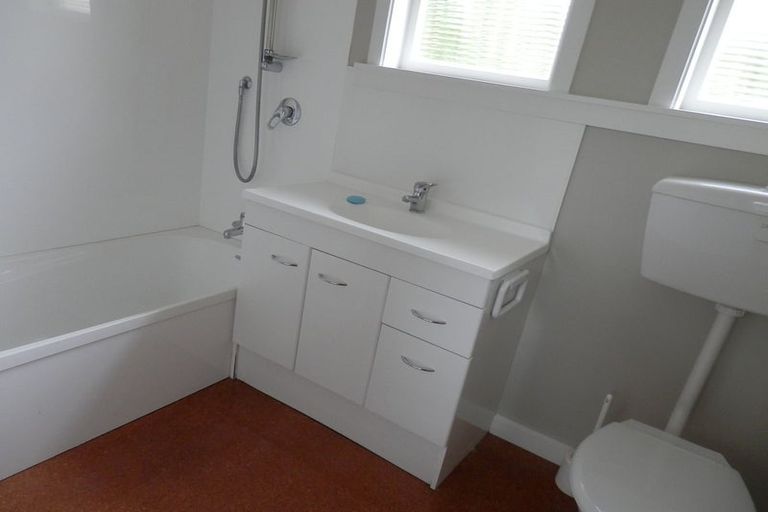 Photo of property in 8 Anderson Terrace, Mount Cook, Wellington, 6021