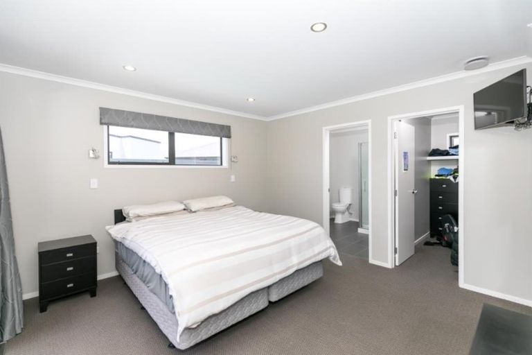 Photo of property in 115 Saint James Drive, Huntington, Hamilton, 3210