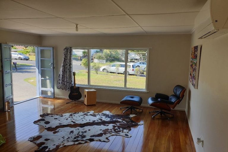 Photo of property in 1/7 Savoy Road, Glen Eden, Auckland, 0602