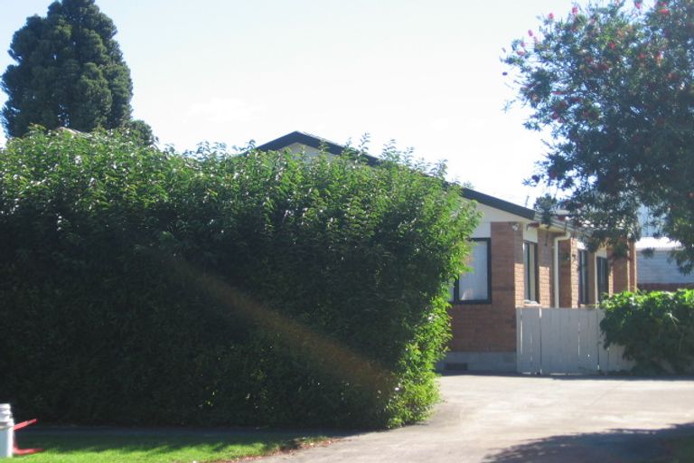 Photo of property in 5b Hinekohu Street, New Lynn, Auckland, 0600