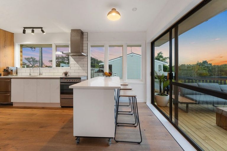 Photo of property in 1/177 Glenfield Road, Hillcrest, Auckland, 0627