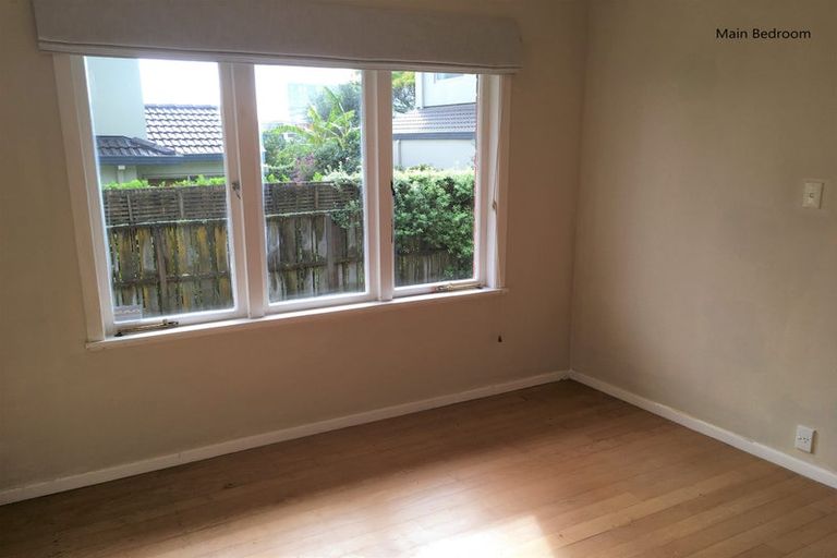 Photo of property in 3/10a Fenwick Avenue, Milford, Auckland, 0620