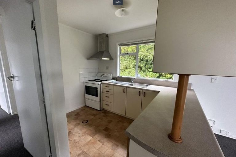 Photo of property in 31b Omega Street, Newlands, Wellington, 6037