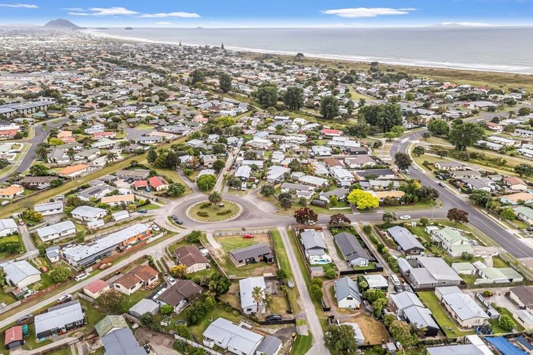 Photo of property in 5b Lyn Grove, Papamoa Beach, Papamoa, 3118