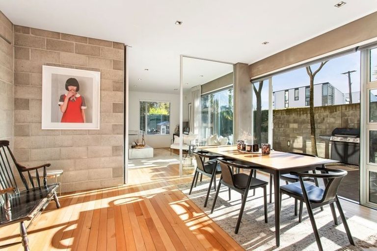 Photo of property in 8 Millbank Lane, Merivale, Christchurch, 8014