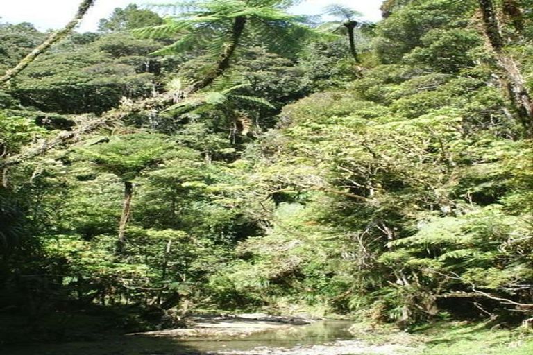 Photo of property in 114 Hay Road, Helena Bay, Hikurangi, 0184