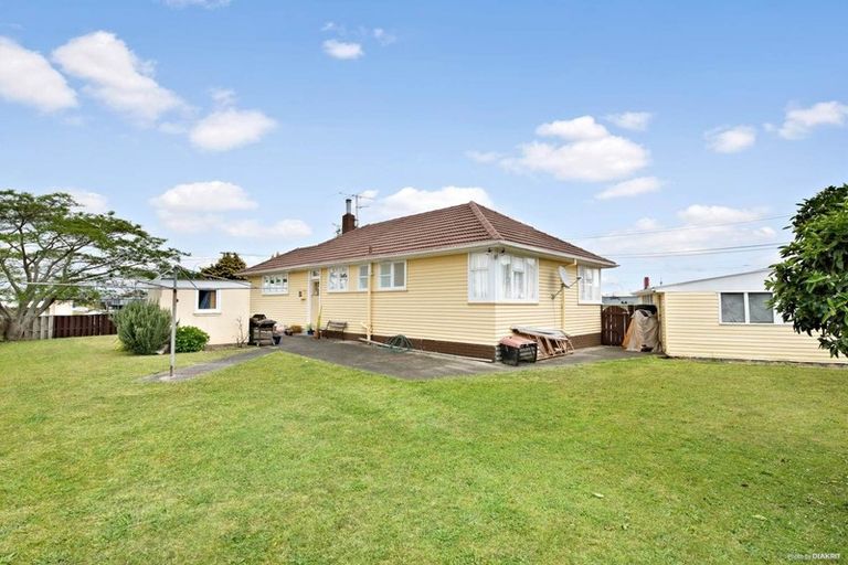 Photo of property in 2 Old Wairoa Road, Papakura, 2110