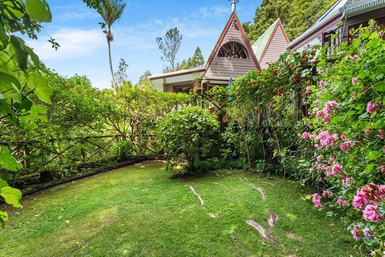 Photo of property in 27a Tane Road, Laingholm, Auckland, 0604