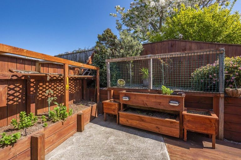 Photo of property in 170 Guildford Drive, Paraparaumu Beach, Paraparaumu, 5032