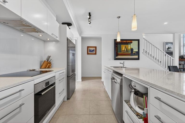 Photo of property in 60 Landmark Terrace, Orewa, 0931