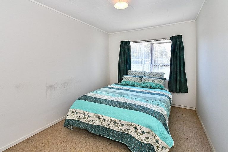 Photo of property in 129 Finlayson Avenue, Clendon Park, Auckland, 2103