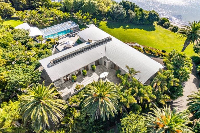 Photo of property in 360 Paremata Road, Whitby, Porirua, 5381