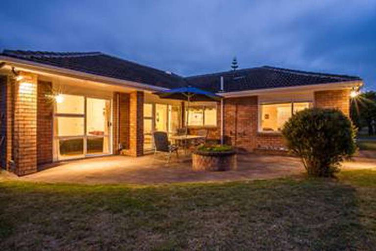 Photo of property in 16 Manly Garden, Paraparaumu Beach, Paraparaumu, 5032