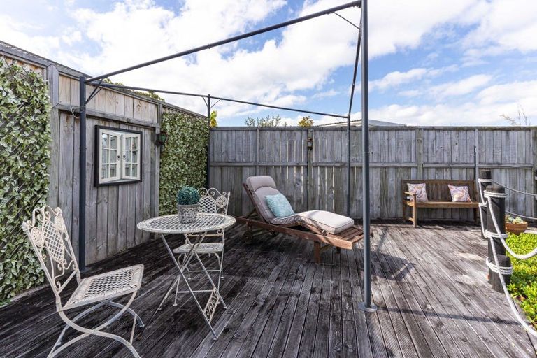 Photo of property in 3 Ursula Drive, Feilding, 4702