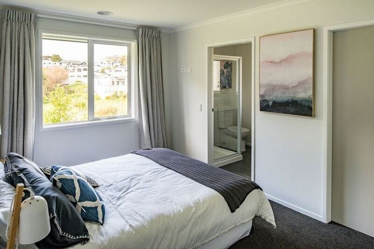 Photo of property in 5 Tradewinds Drive, Whitby, Porirua, 5024