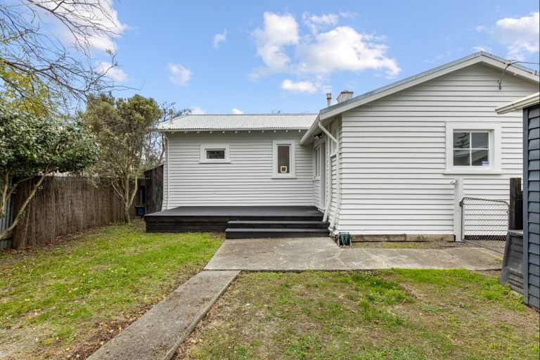 Photo of property in 36 Kingswood Street, Takaro, Palmerston North, 4412
